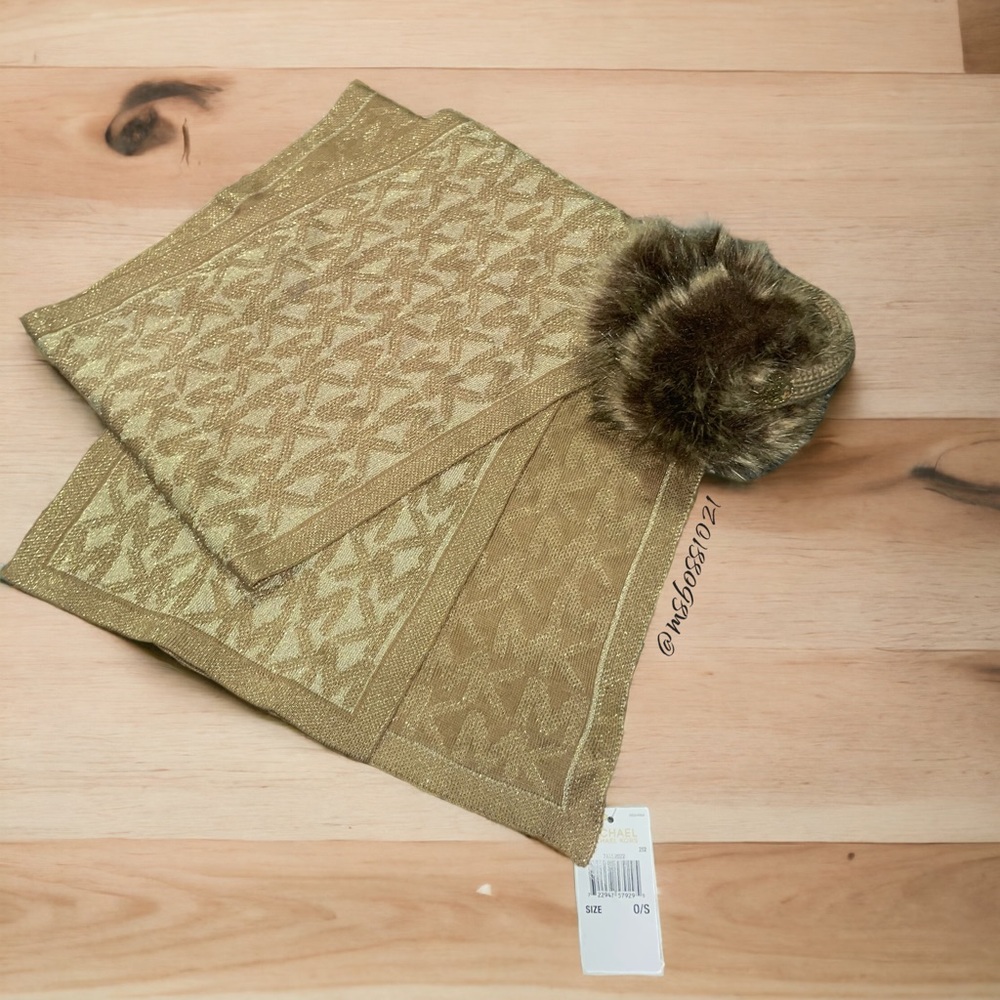 Michael Kors O/S Knit Fluffy Tan W/Gold + Tan Earmuffs MK NEVER WORN